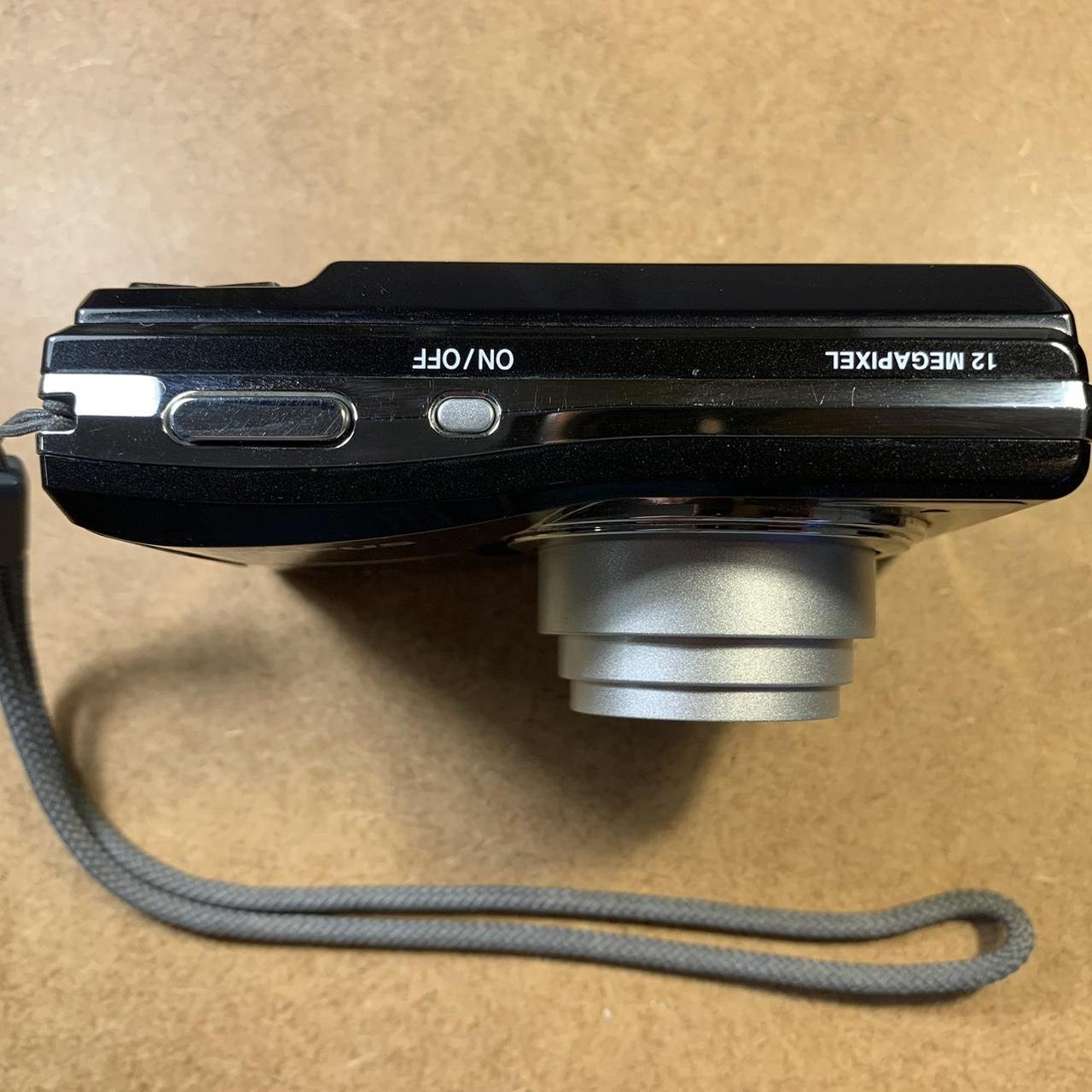 Olympus X42 digital camera 📸 Please swipe for... Depop