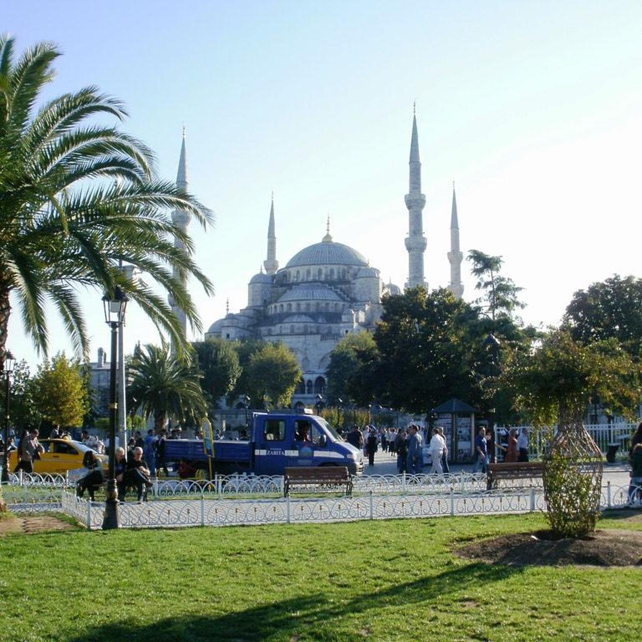 Olympus X42 digital camera 📸 Please swipe for... Depop