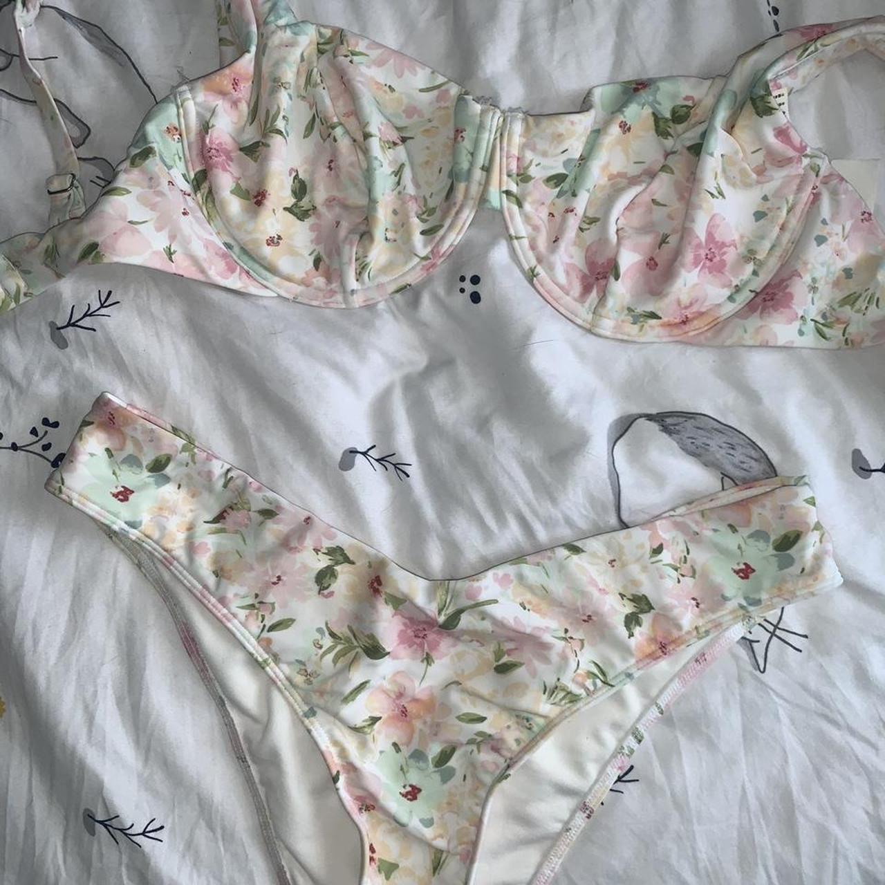 Abercrombie & Fitch bikini Top Wide strap... Depop