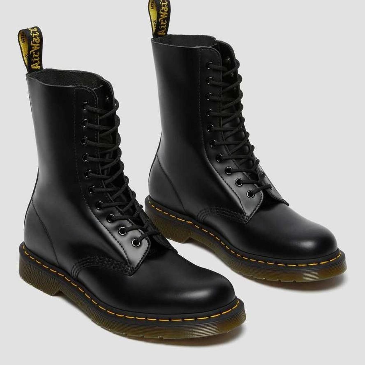 Dr martens boots matte black best sale