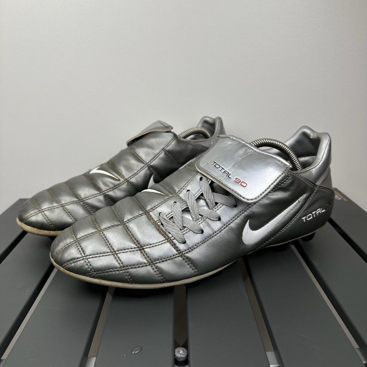 90 store soccer cleats