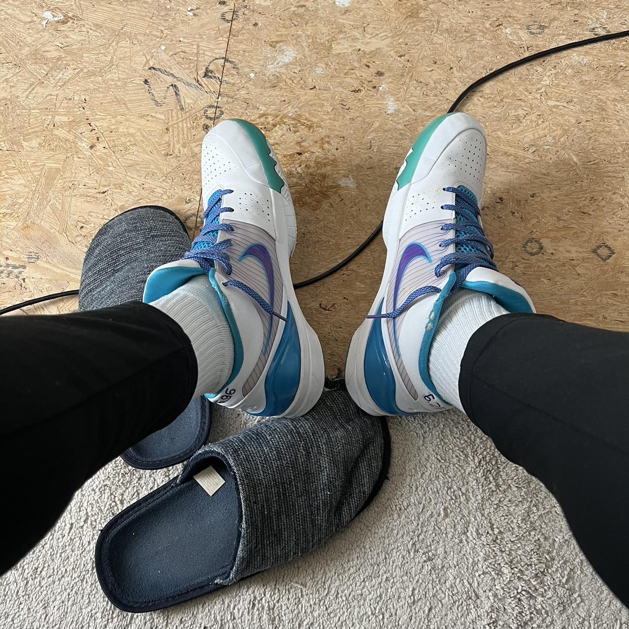kobe 4 navy blue