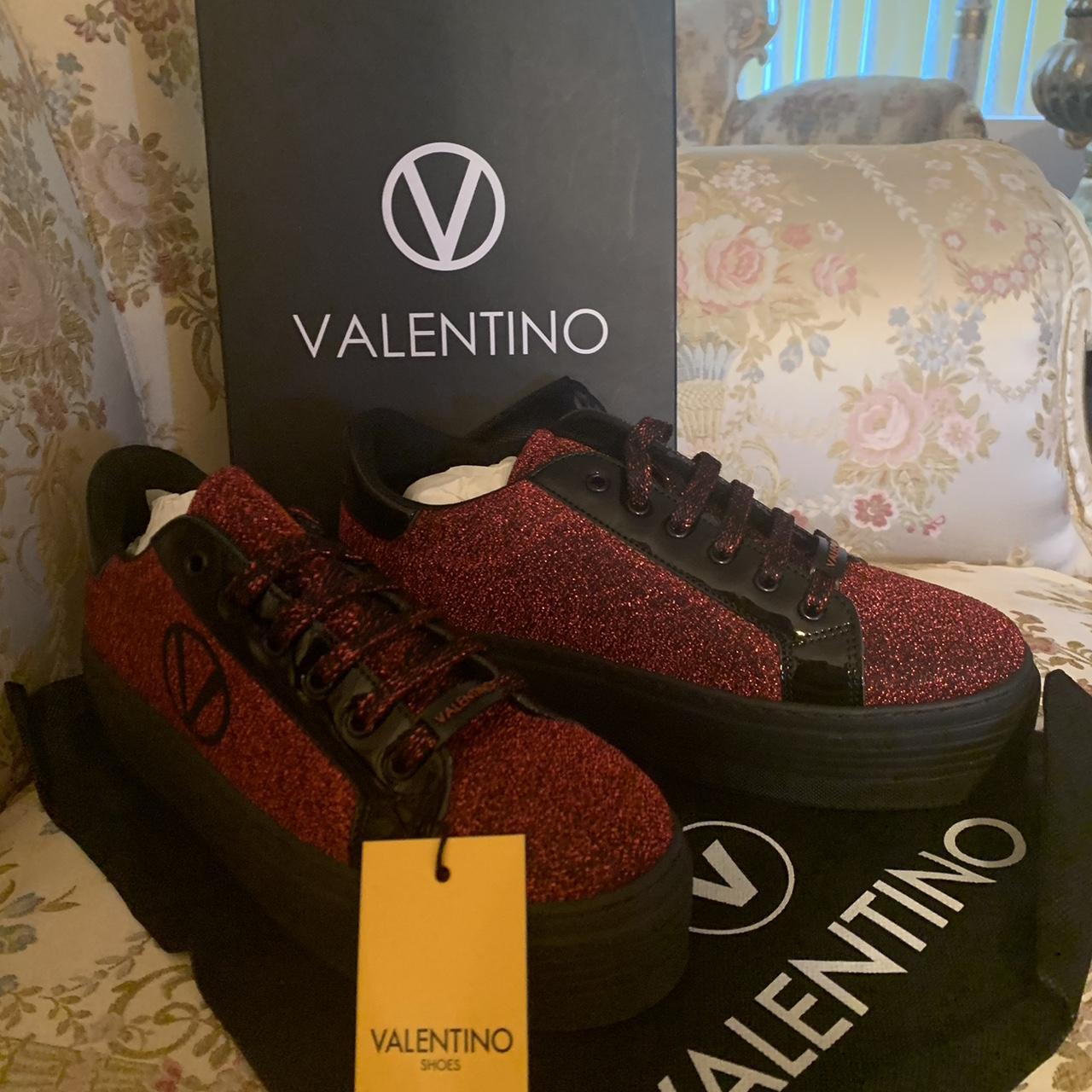 Valentino hot sale sneakers burgundy