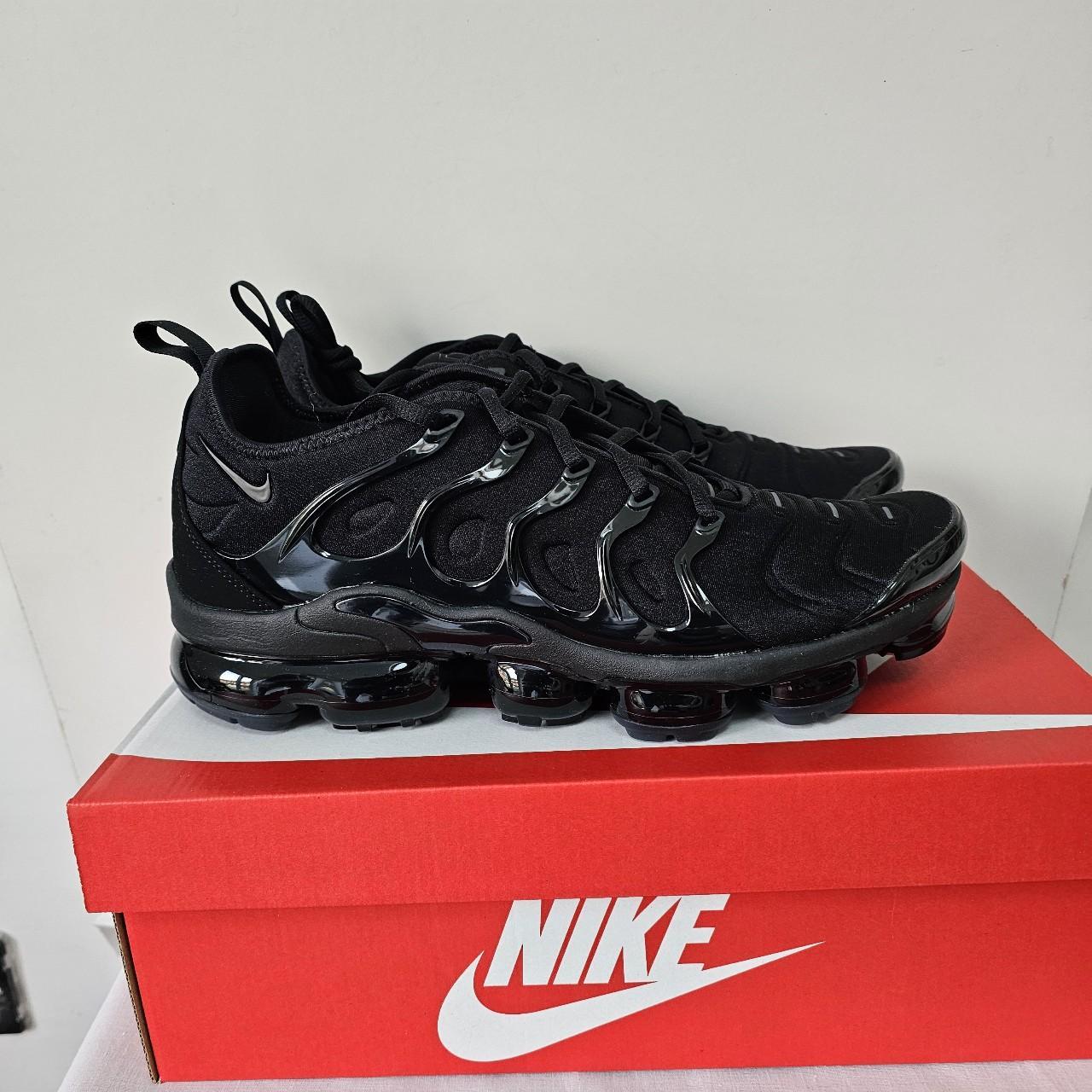 Vapormax plus black dark on sale grey