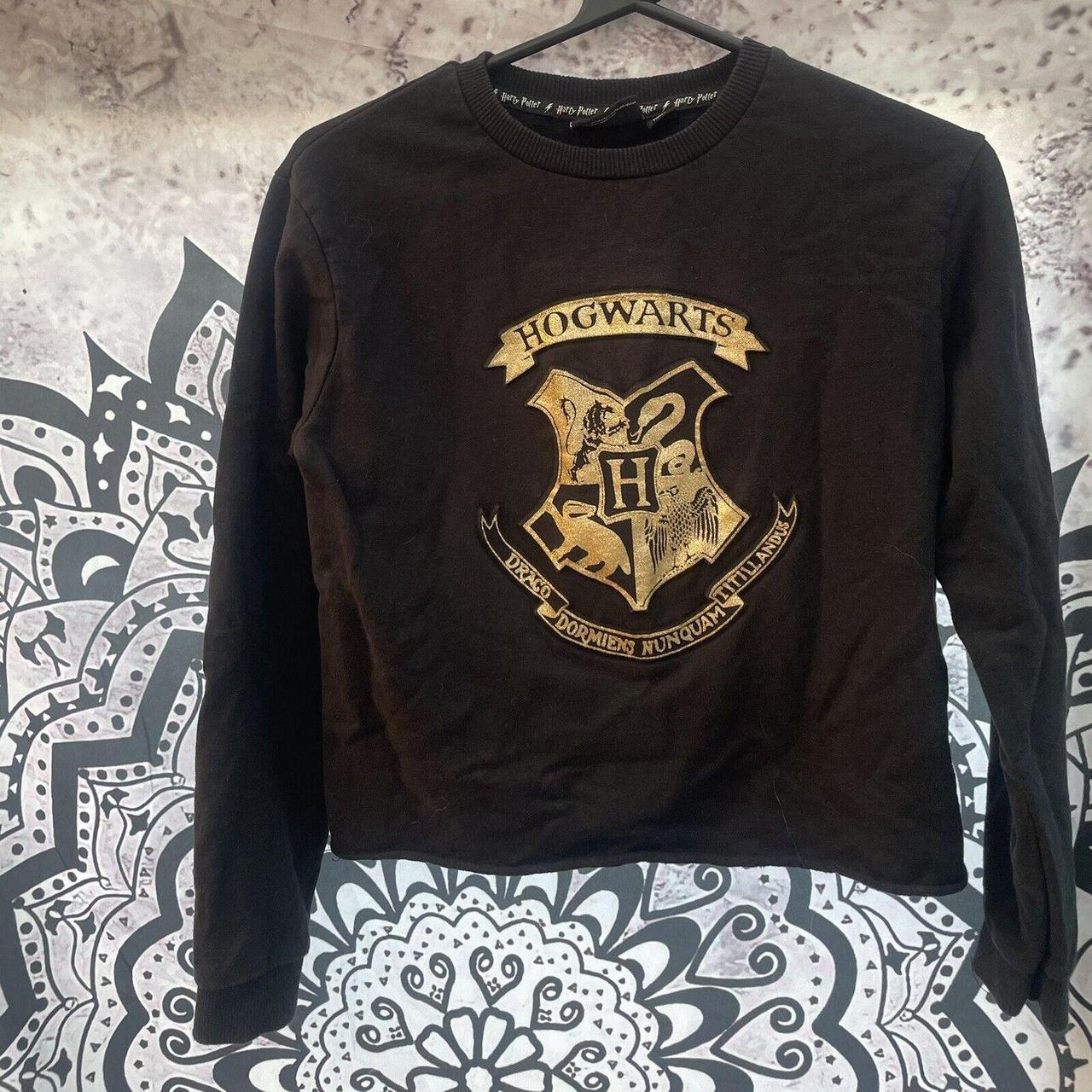 Harry Potter Cropped Hoodie. Gold coloured crest. Depop