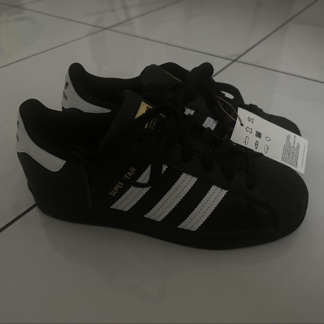 superstars size 4