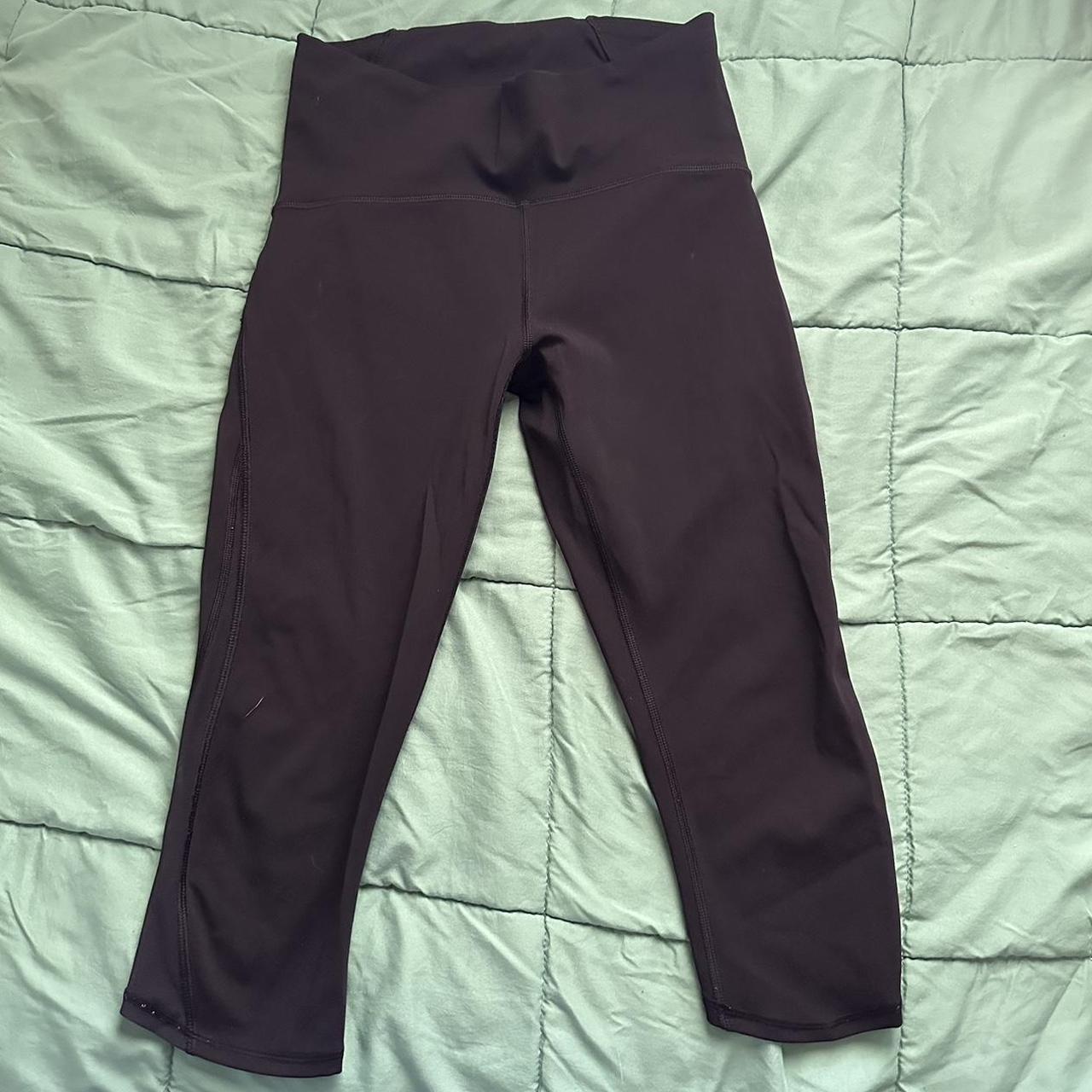 Lululemon Cropped Leggings Size 6 - Depop