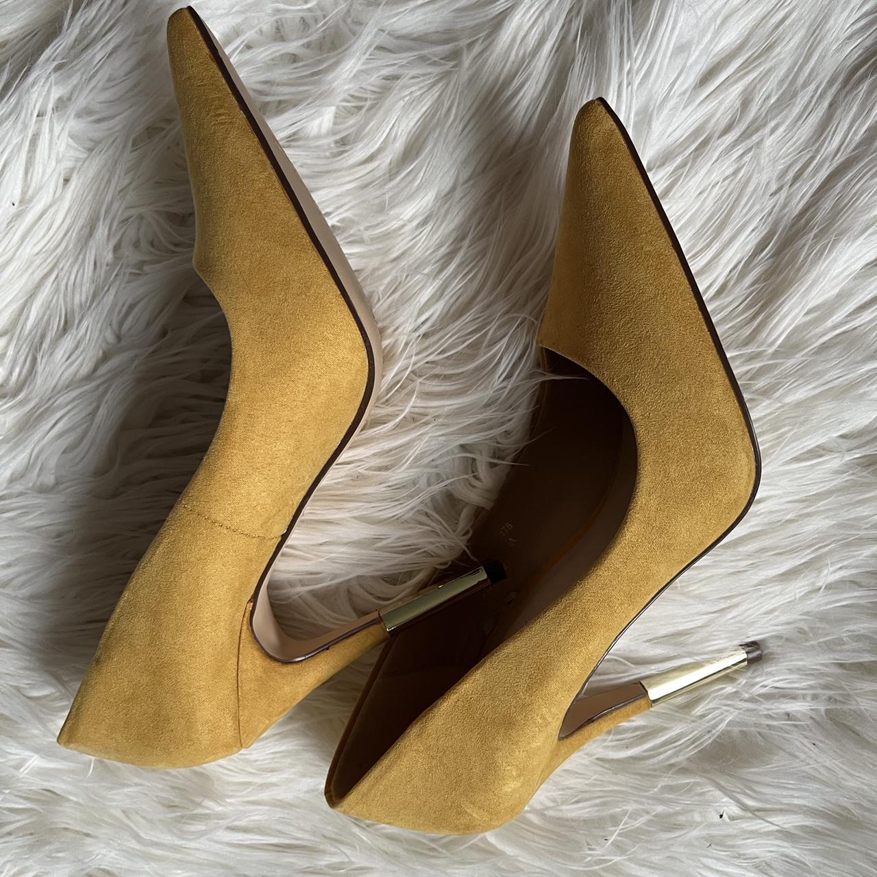 Mustard heels with a gold tip Primark Worn Depop