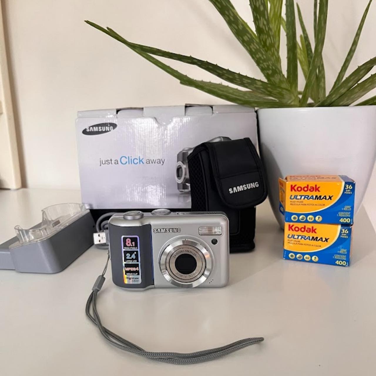 Samsung Digimax S800 Digital Camera Package (Silver)... Depop