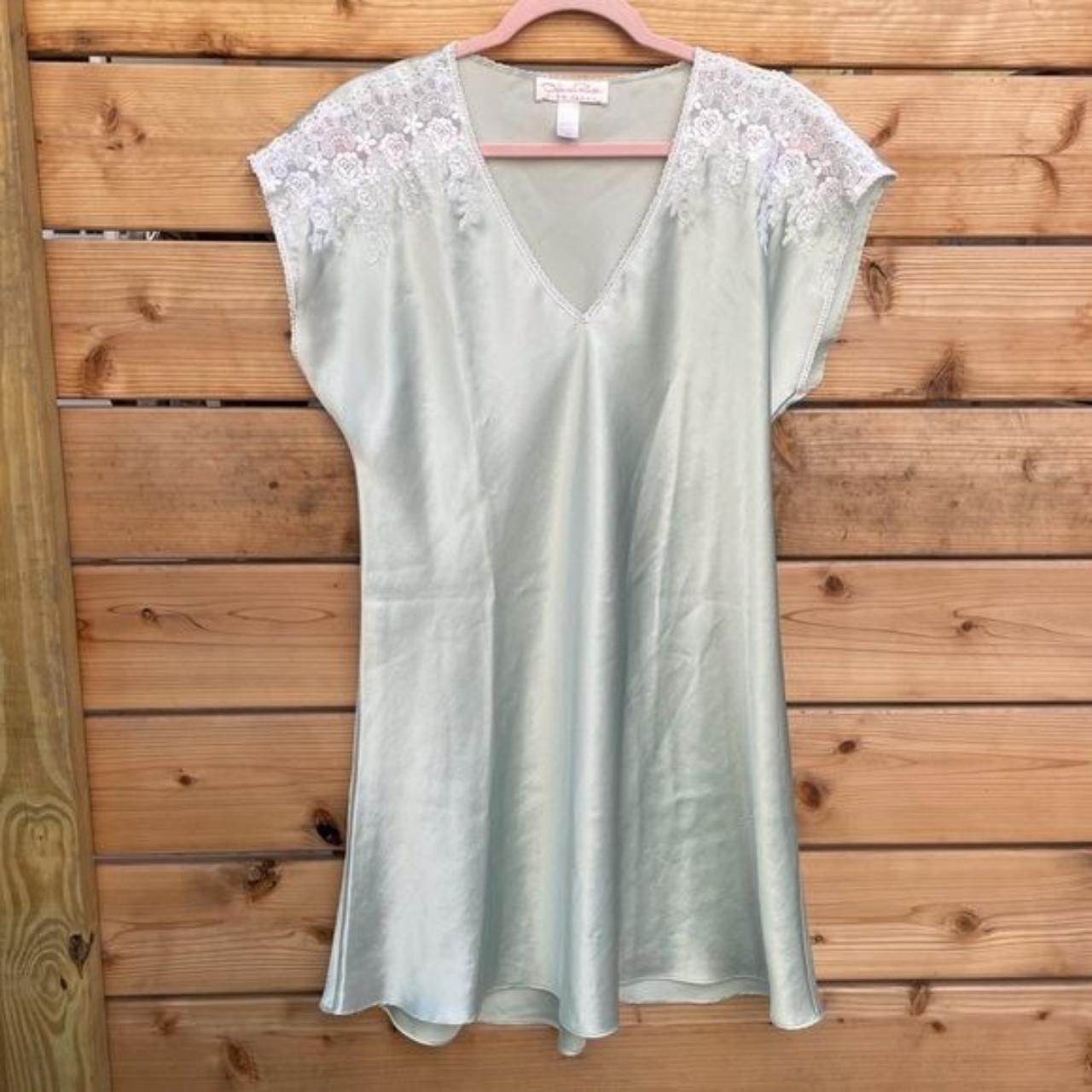 item listed by bellinib