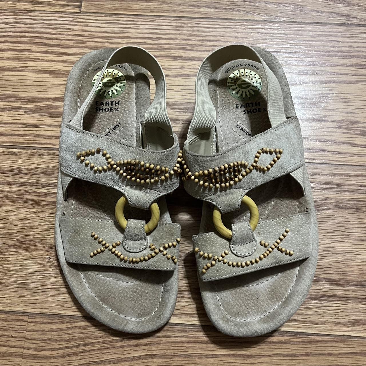 Earth Shoe brand leather sandals size 7.5 in good Depop