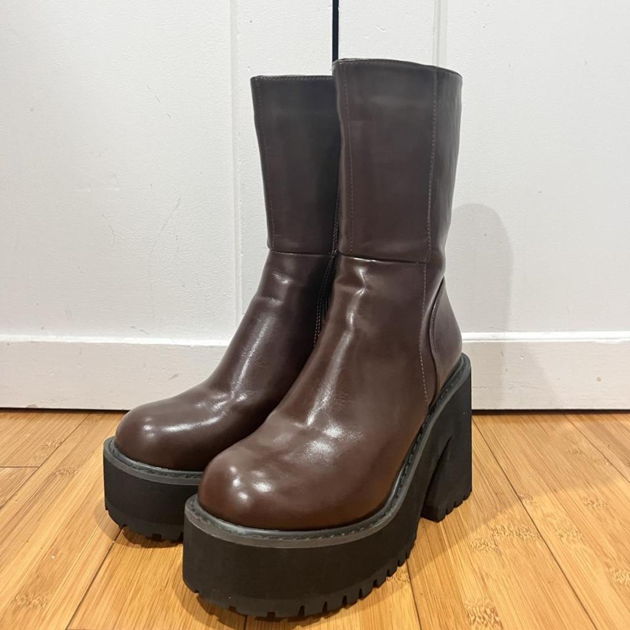 brown parker boot unif d u p e size 7 fits... Depop