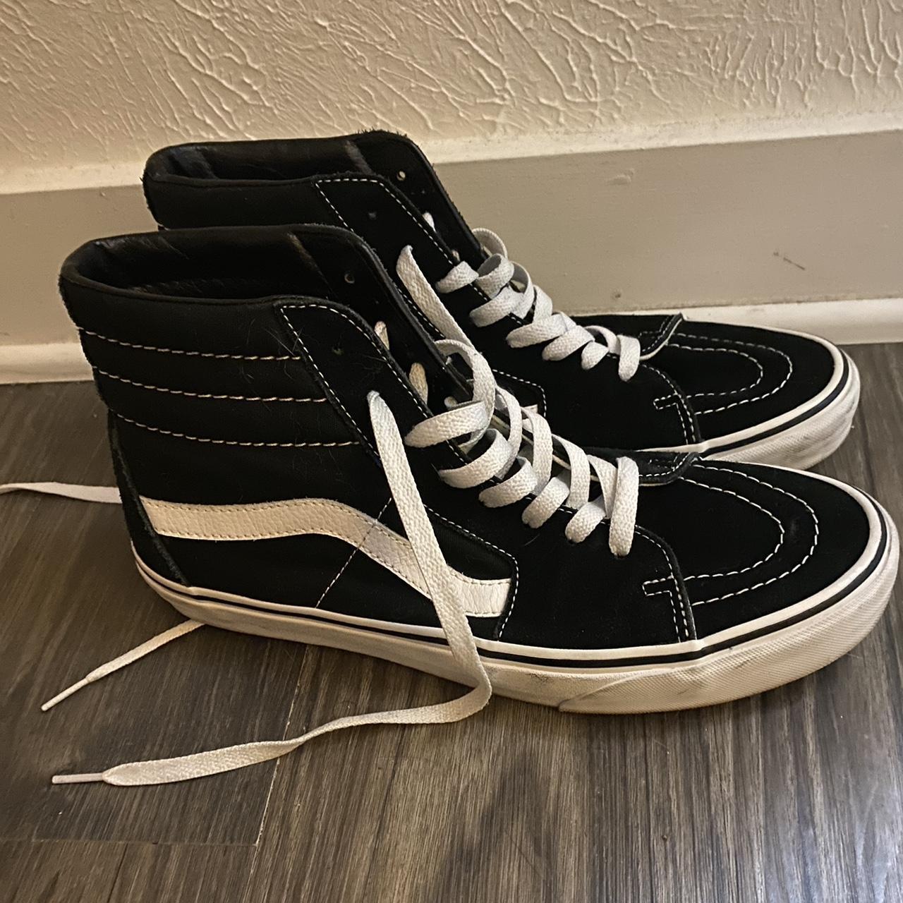 👟👟Black Sk8-Hi Vans👟👟 Men’s size 10! Minimal signs... - Depop