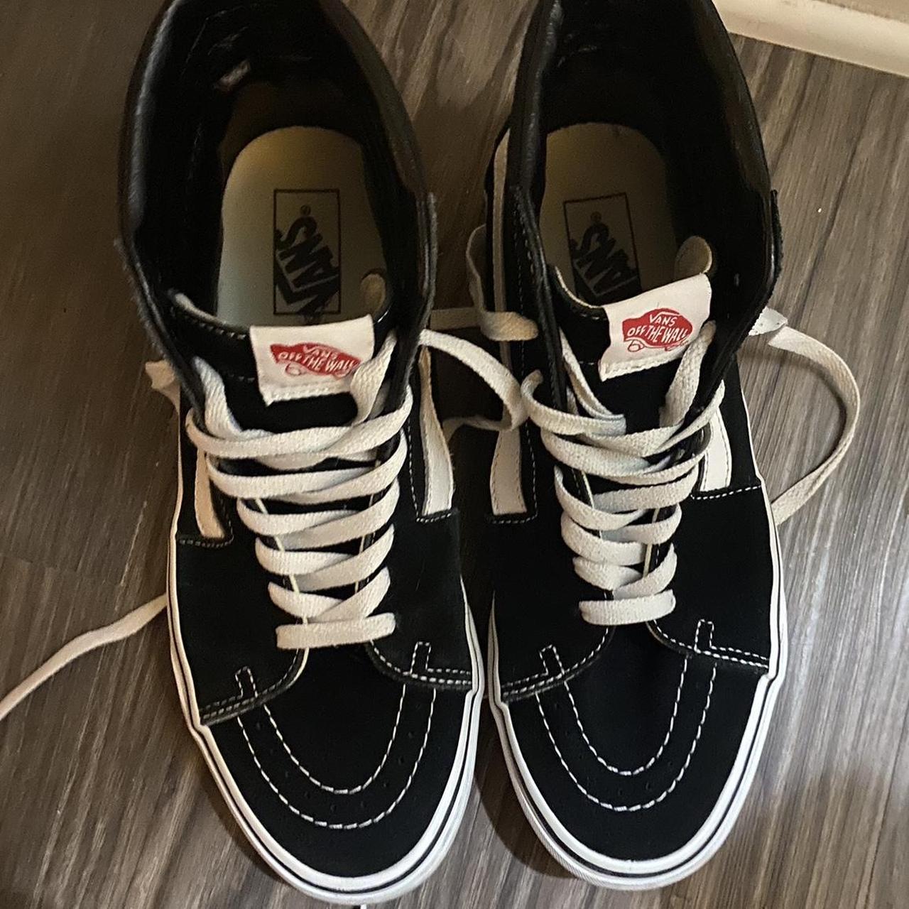 👟👟Black Sk8-Hi Vans👟👟 Men’s size 10! Minimal signs... - Depop