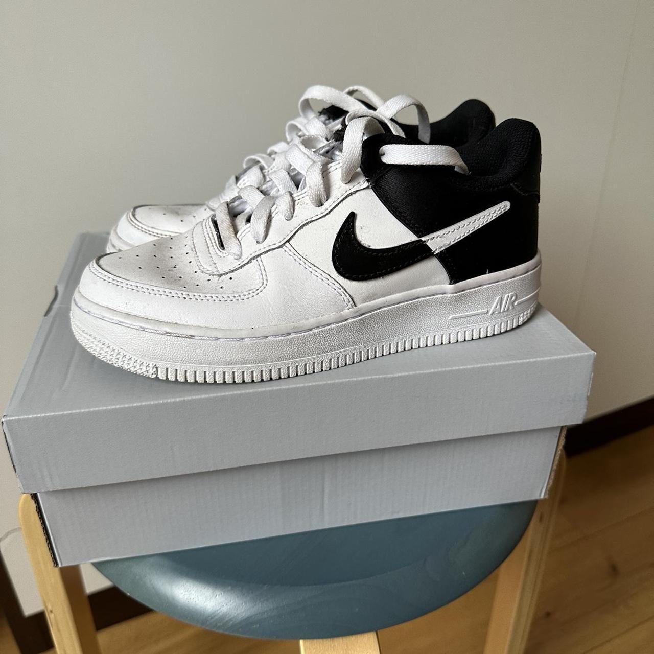 womens nike black white trainers