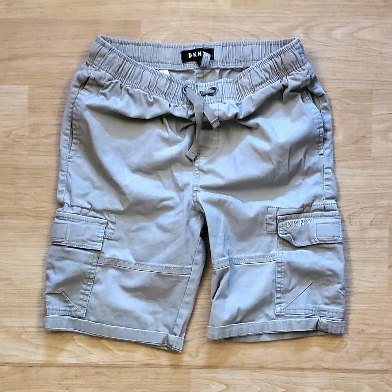 khaki beige DKNY cargo shorts mens small DKNY