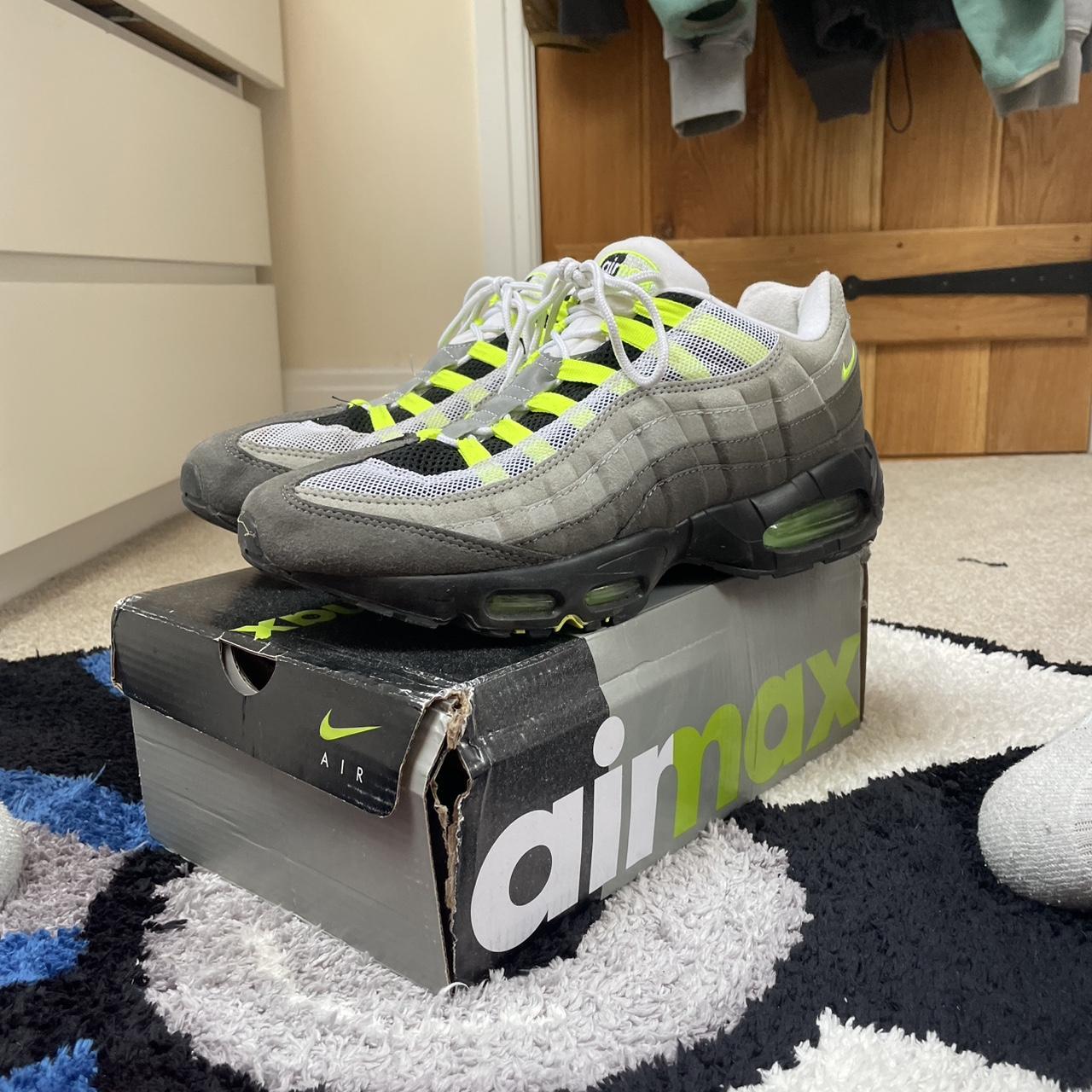 Nike Air Max 95 Neon trainers in grey and