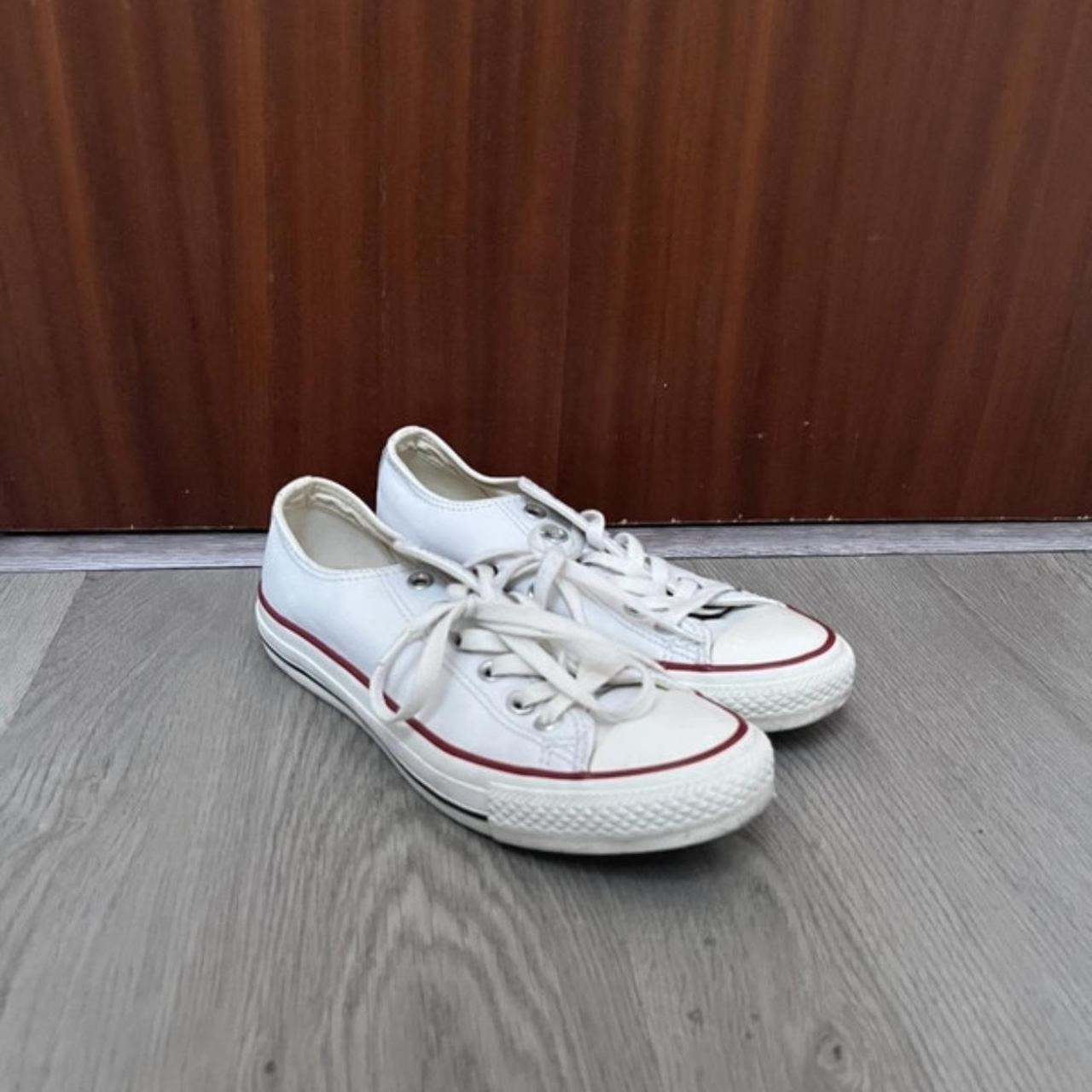 White flat online converse