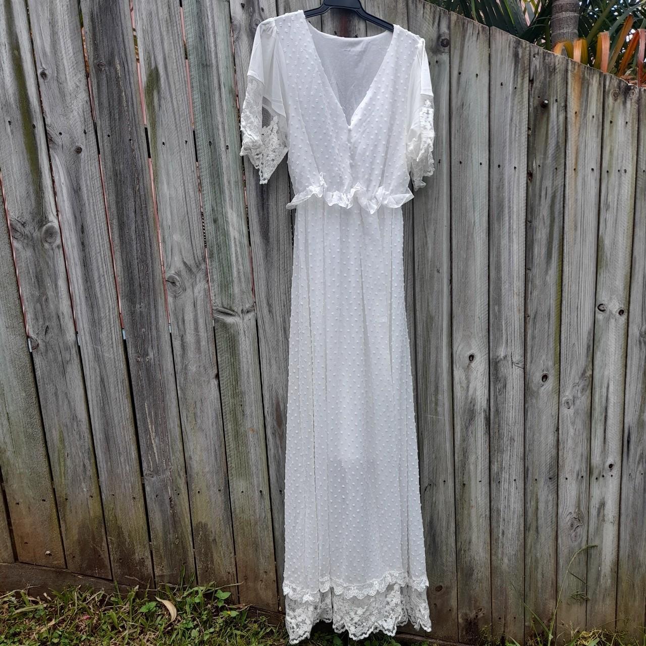 Gorgeous white maxi dress 14 with lace sleeves and... - Depop