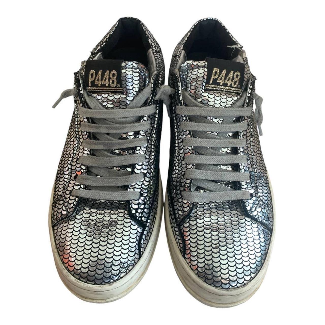 P448 metallic best sale lace up sneaker