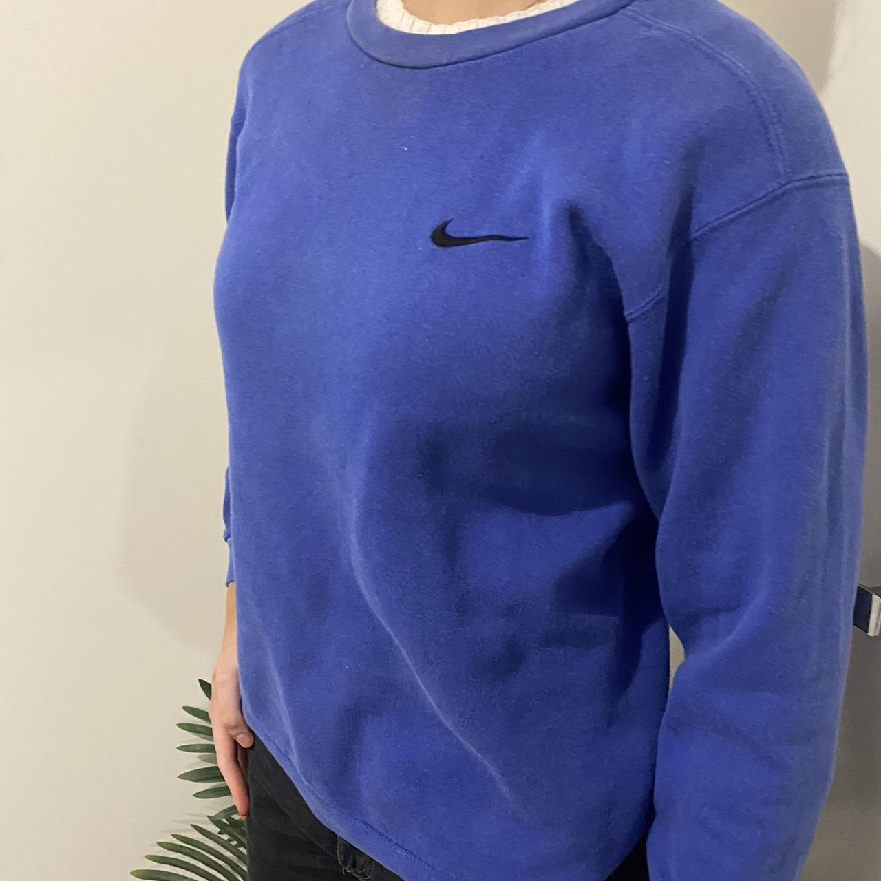 Blue vintage outlet nike sweatshirt