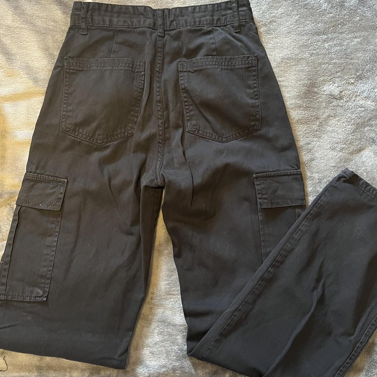 stradivarius cargos beige