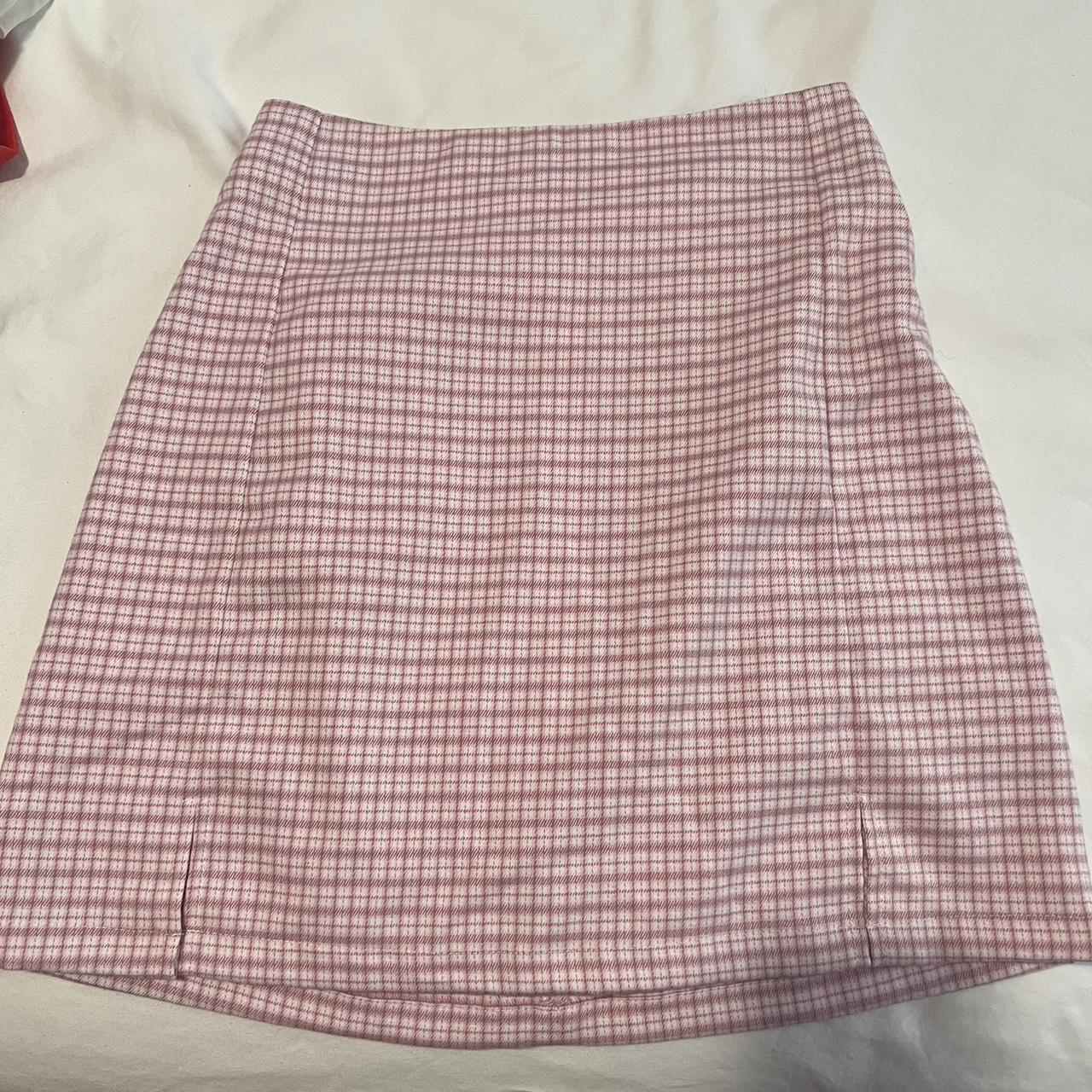  brandy melville ‘cara skirt’ pink & white... Depop