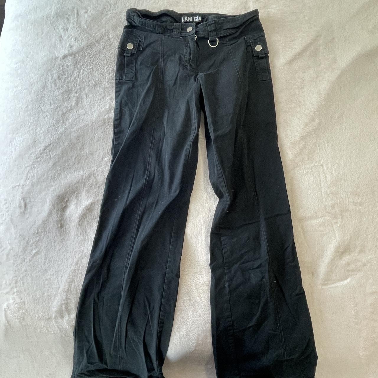 I am gia low rise Cargo pants. Worn slightly but... - Depop