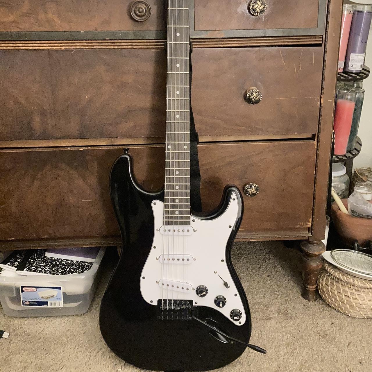 Black electric guitar (right handed) Beginners I’m... - Depop