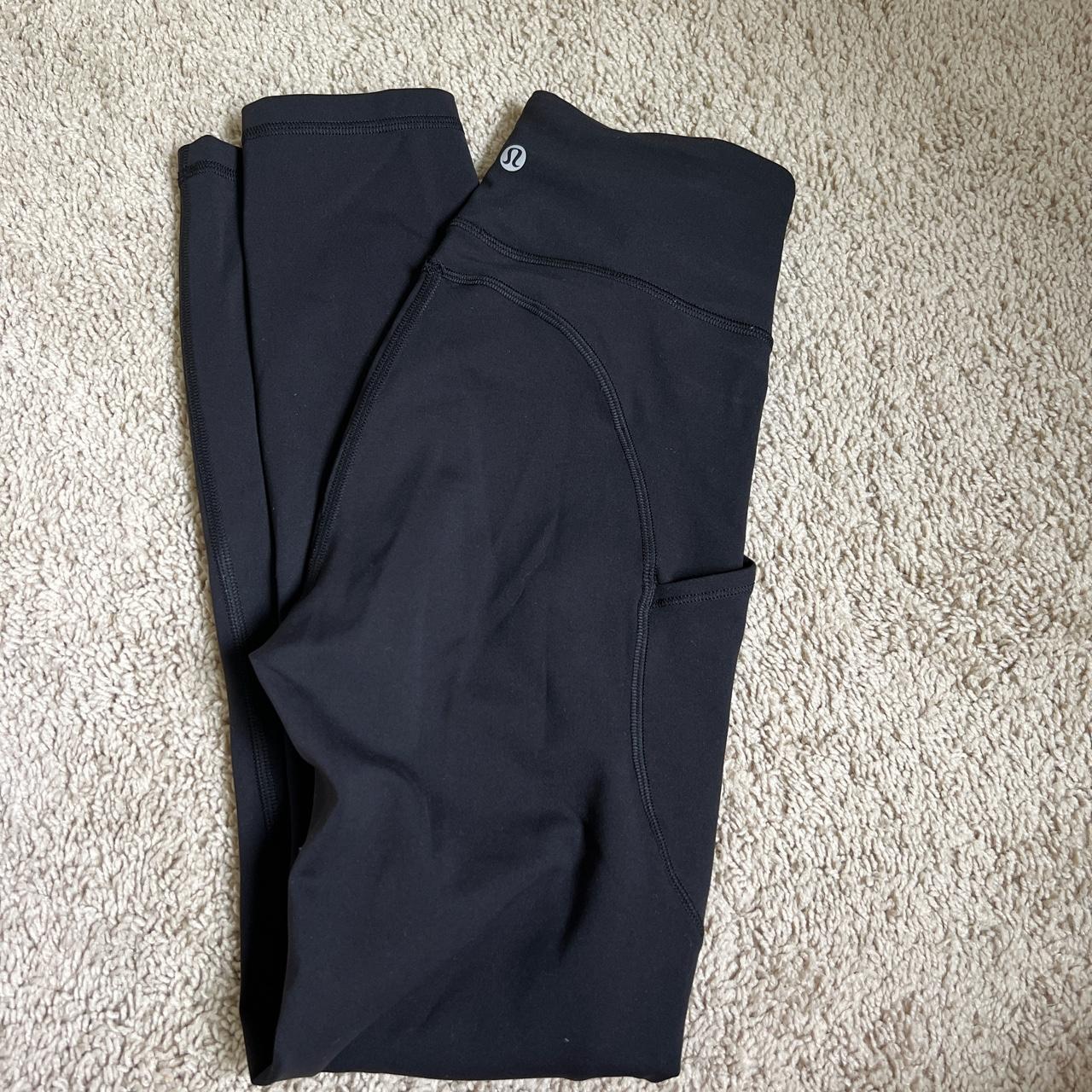 Black lululemon leggings with pockets