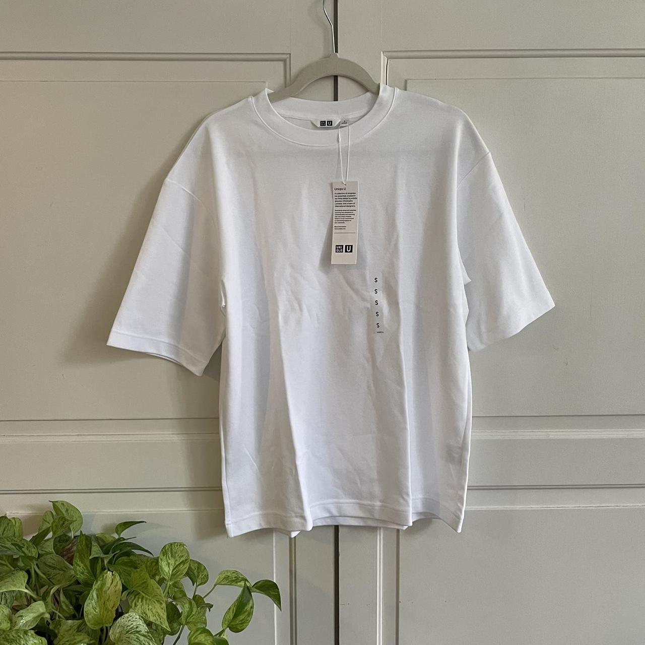 white mens uniqulo airism tshirt. brand new with... - Depop