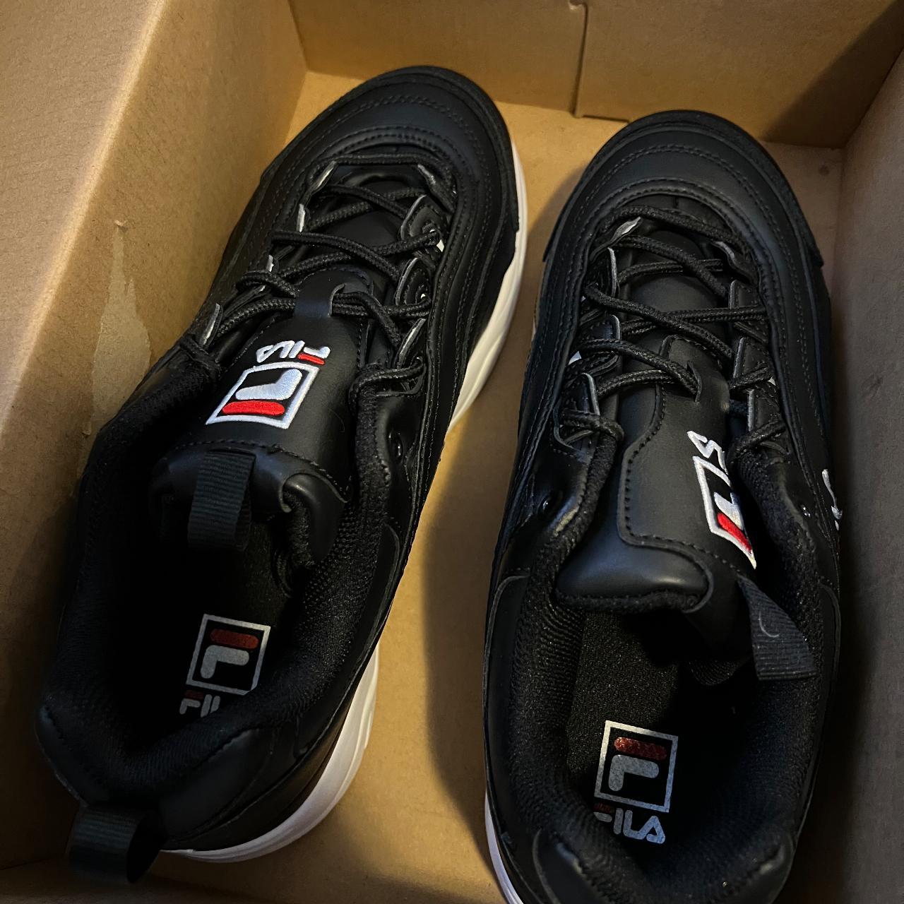 Black fila shoes women best sale