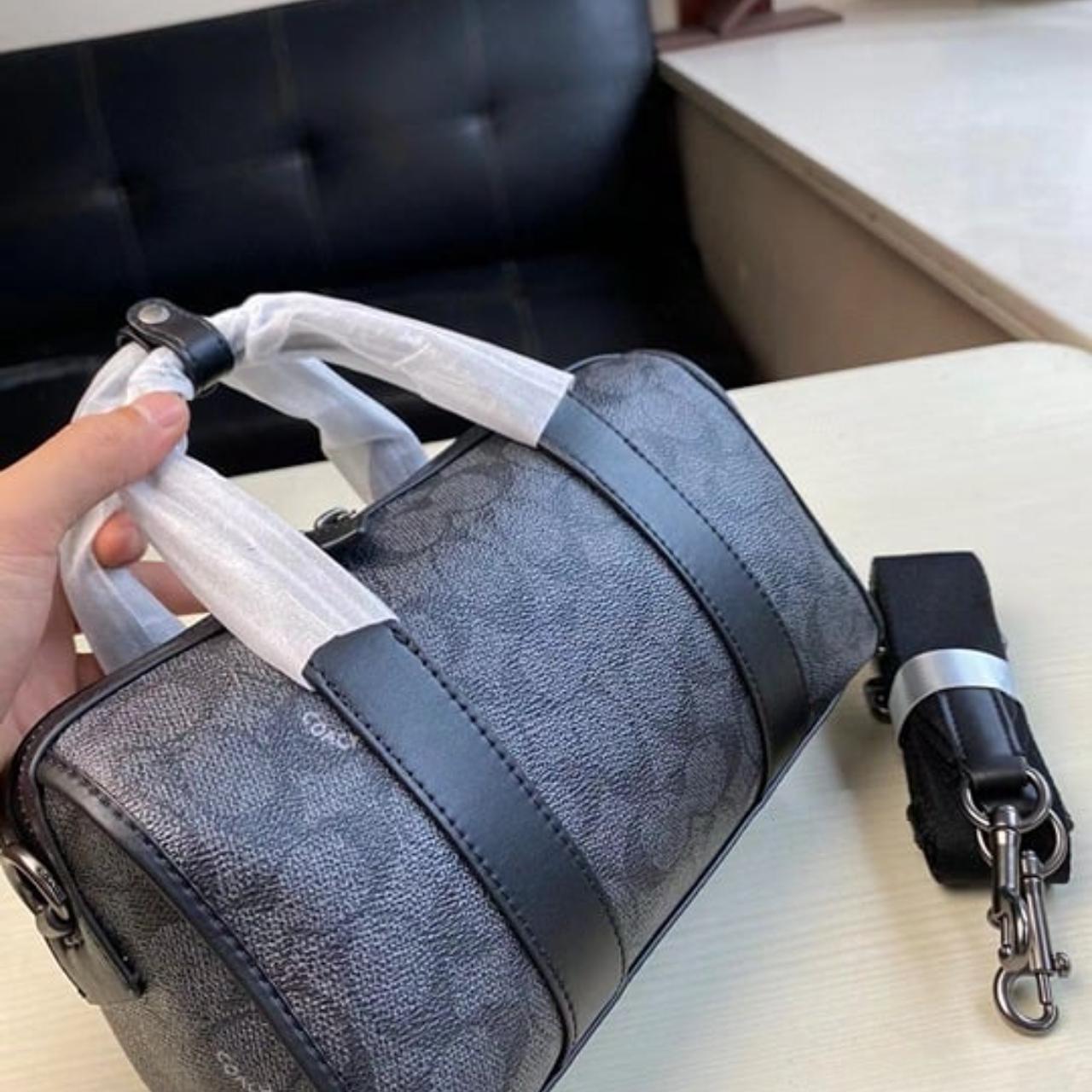 新作 COACH GOTHAM 24 ショルダーバッグ (CA186) Gotham Duffle Bag 24 In Signature Canvas | Coach New Zealand