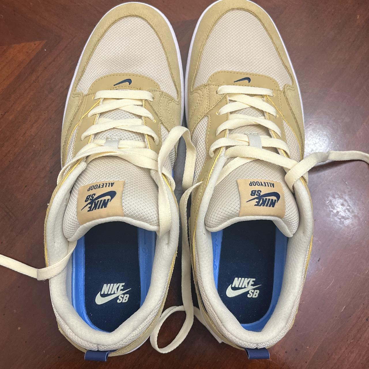 nike sb alleyoop club gold