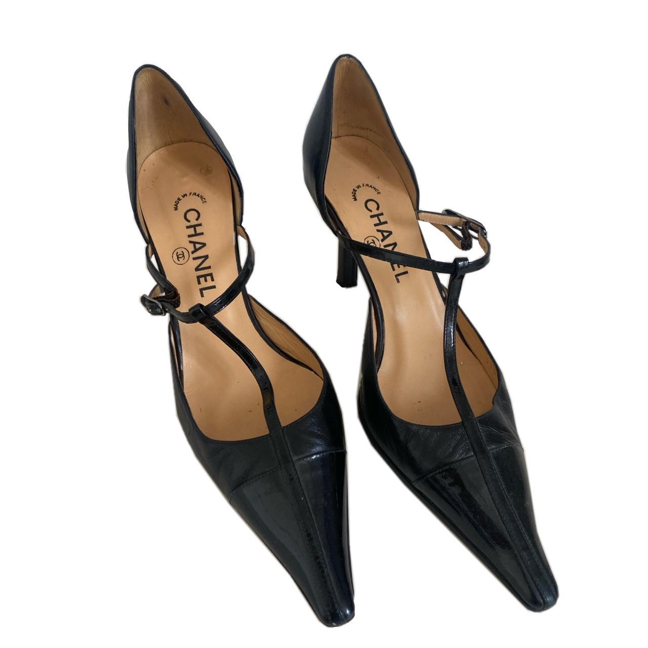 Beautiful Chanel heels, in very good condition .... - Depop