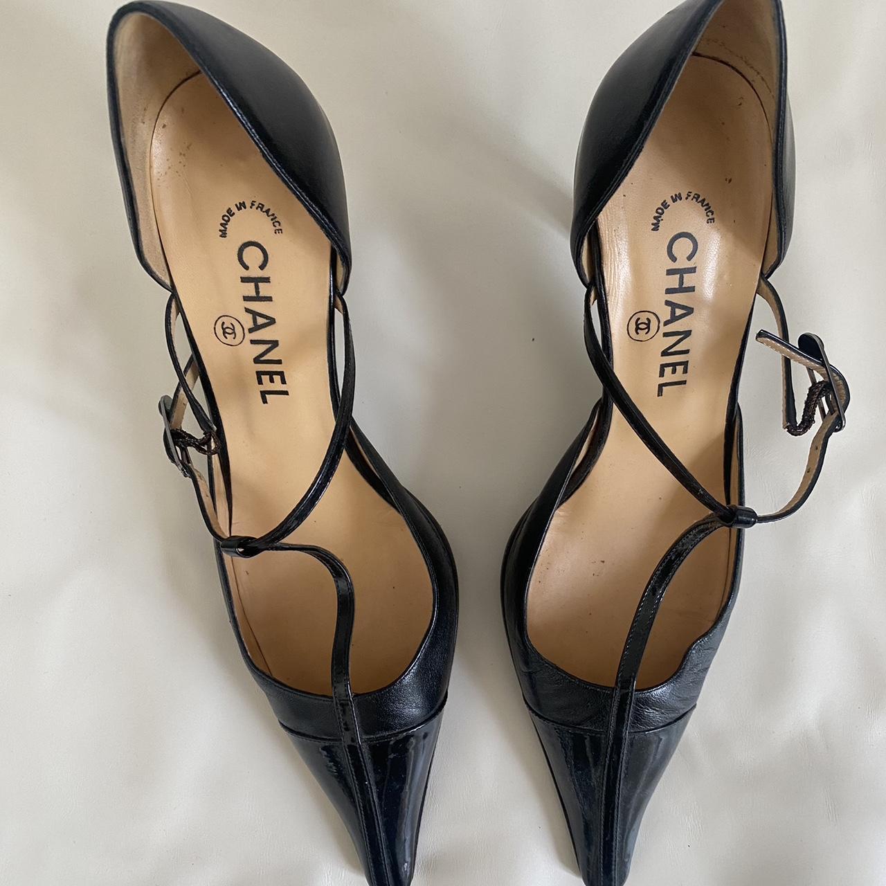 Beautiful Chanel heels, in very good condition .... - Depop