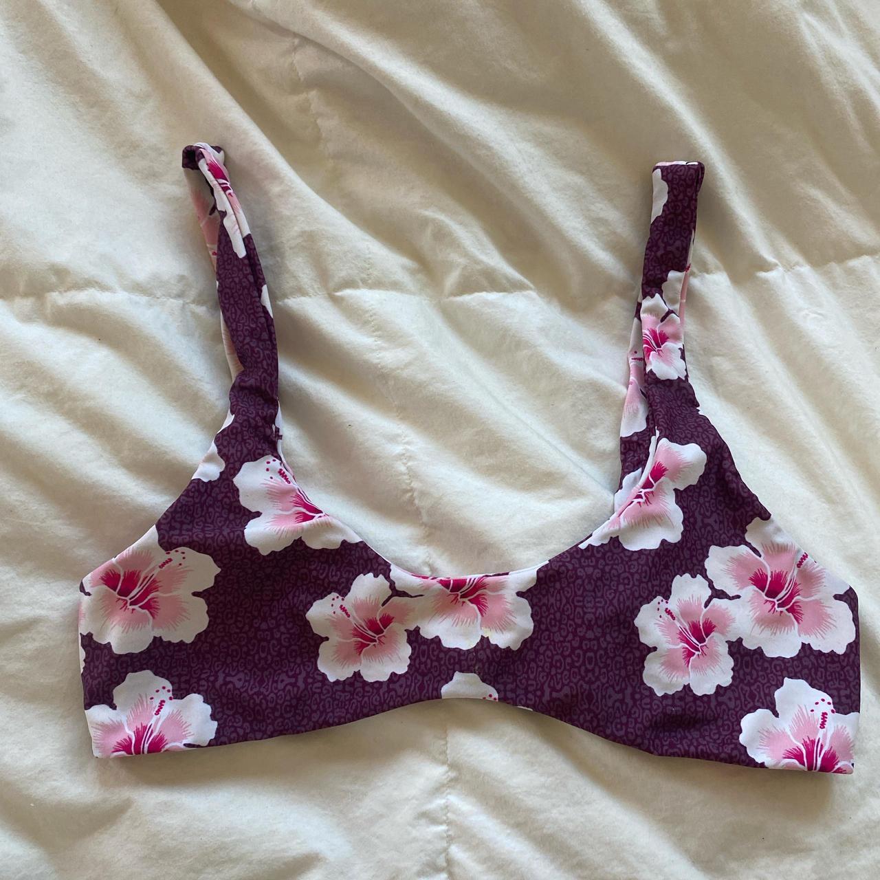 Benoa lani top, size Got it preowned, it