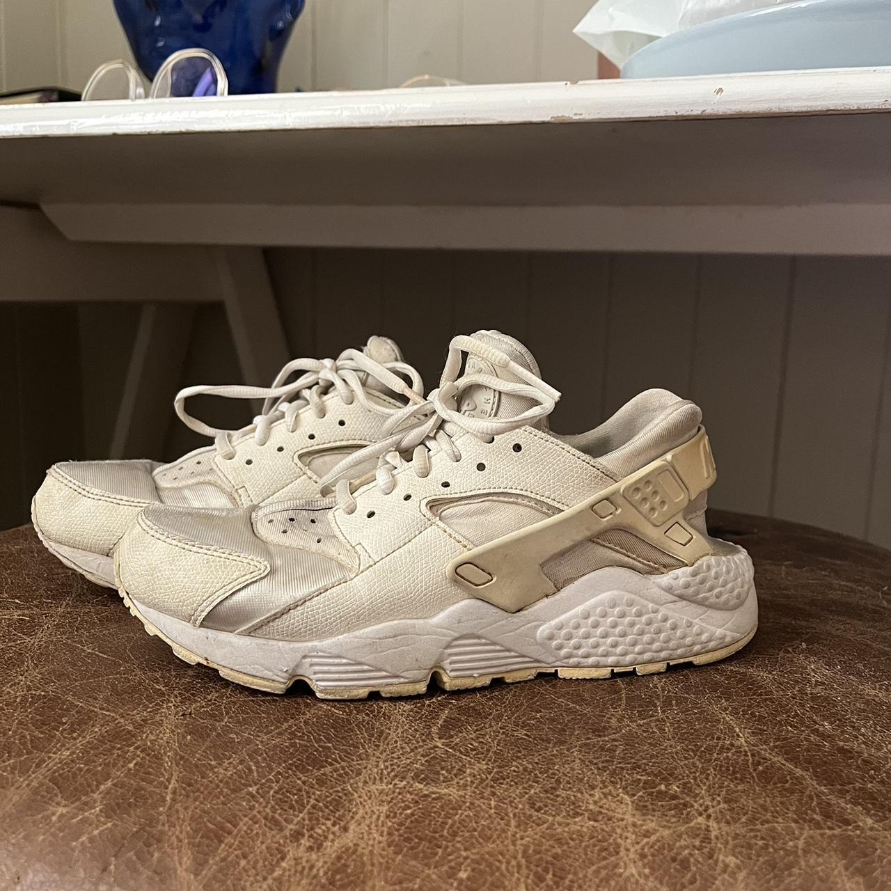 womens white hurache