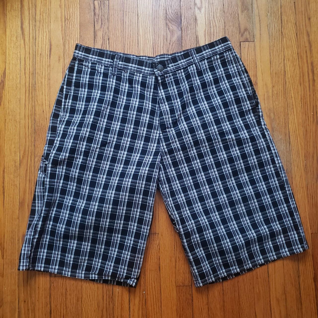 2000s Dickies plaid shorts Size 34W length in... - Depop