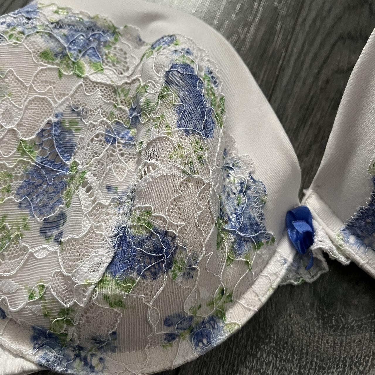 New Look Womens White And Blue Bra Depop