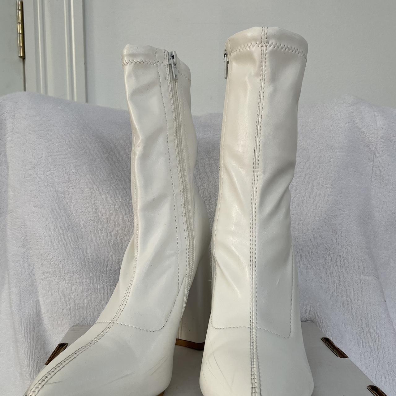 Short white clearance gogo boots