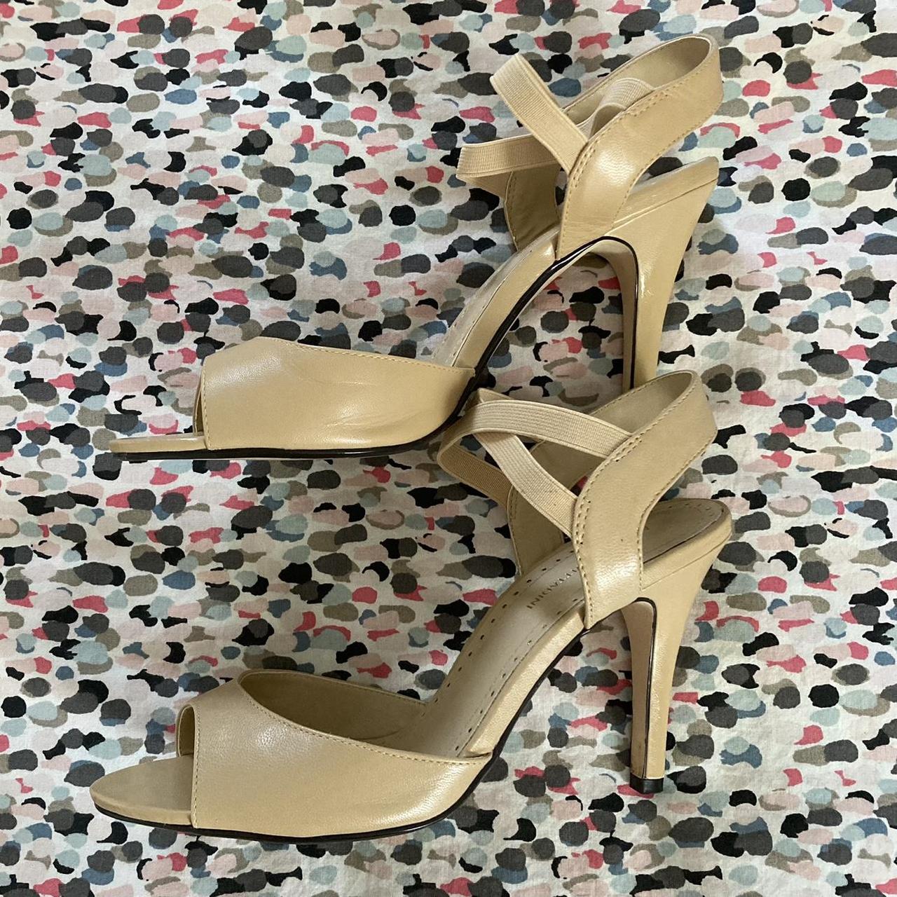 Adrienne Vittadini gold heels These are a - Depop