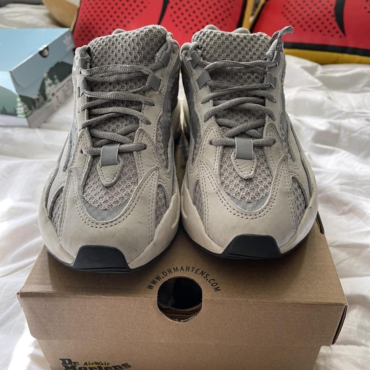 yeezy 700 statics