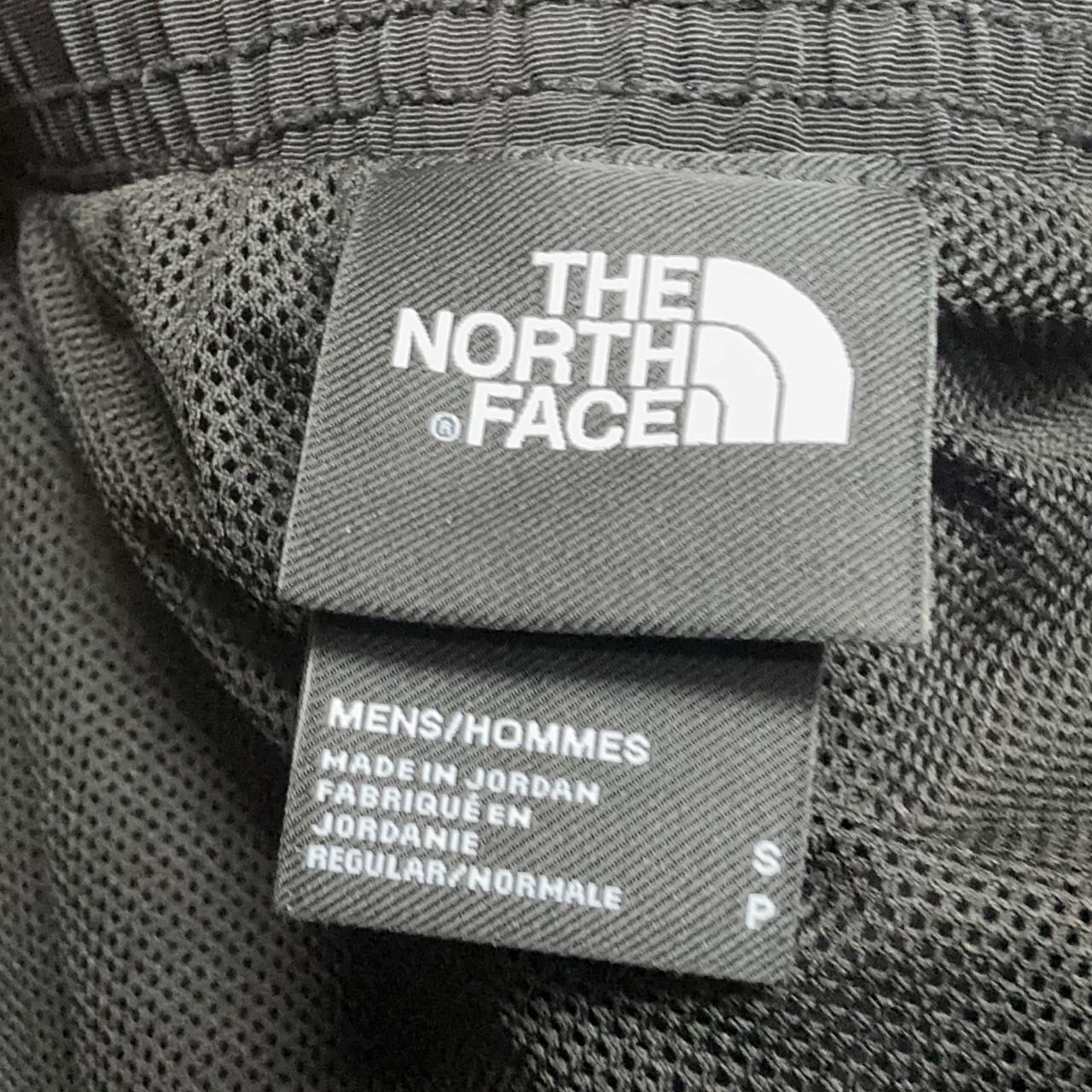 The North Face Men's Black Shorts (4)