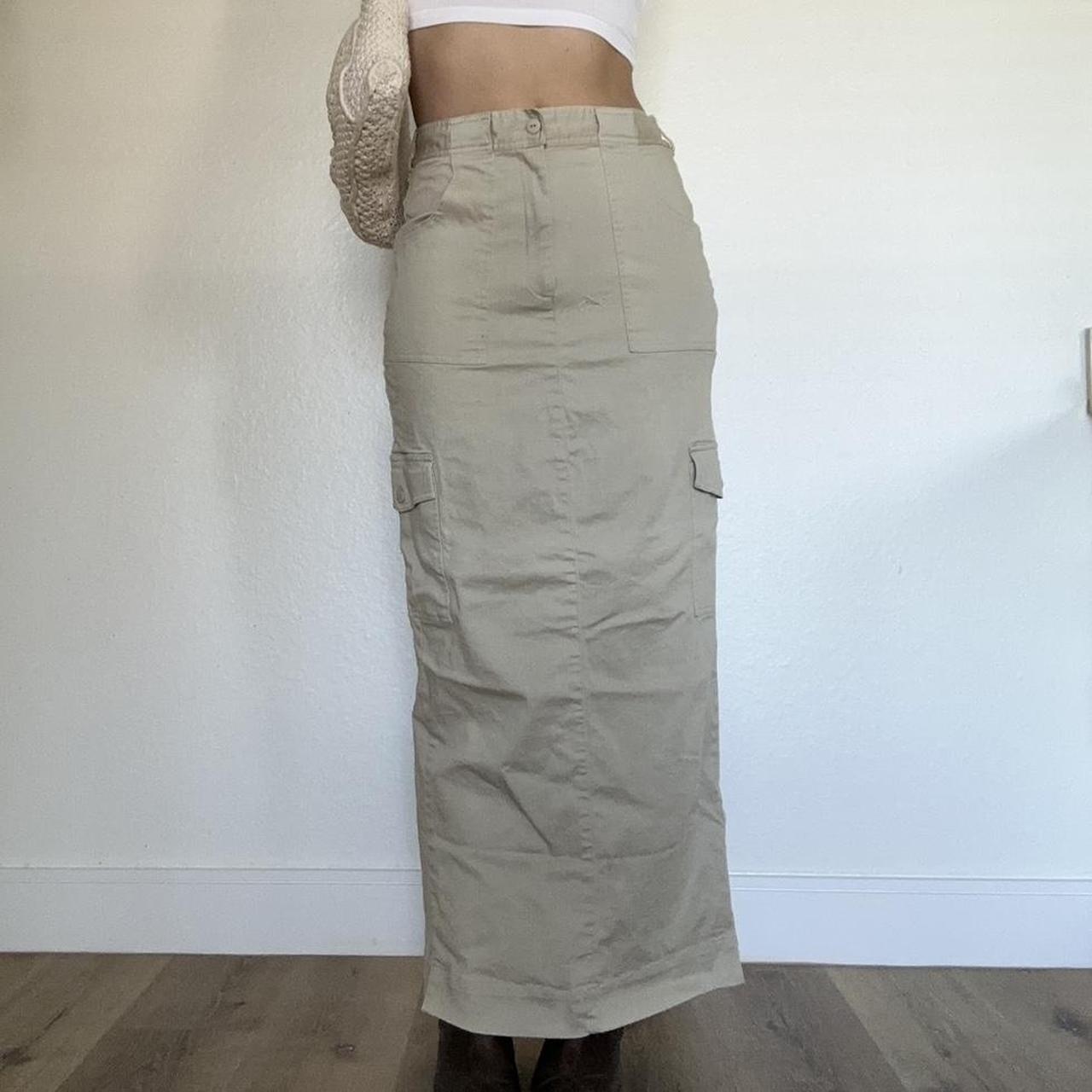 🎲Tan Cargo Maxi Skirt 🎲Featuring multiple pockets... - Depop