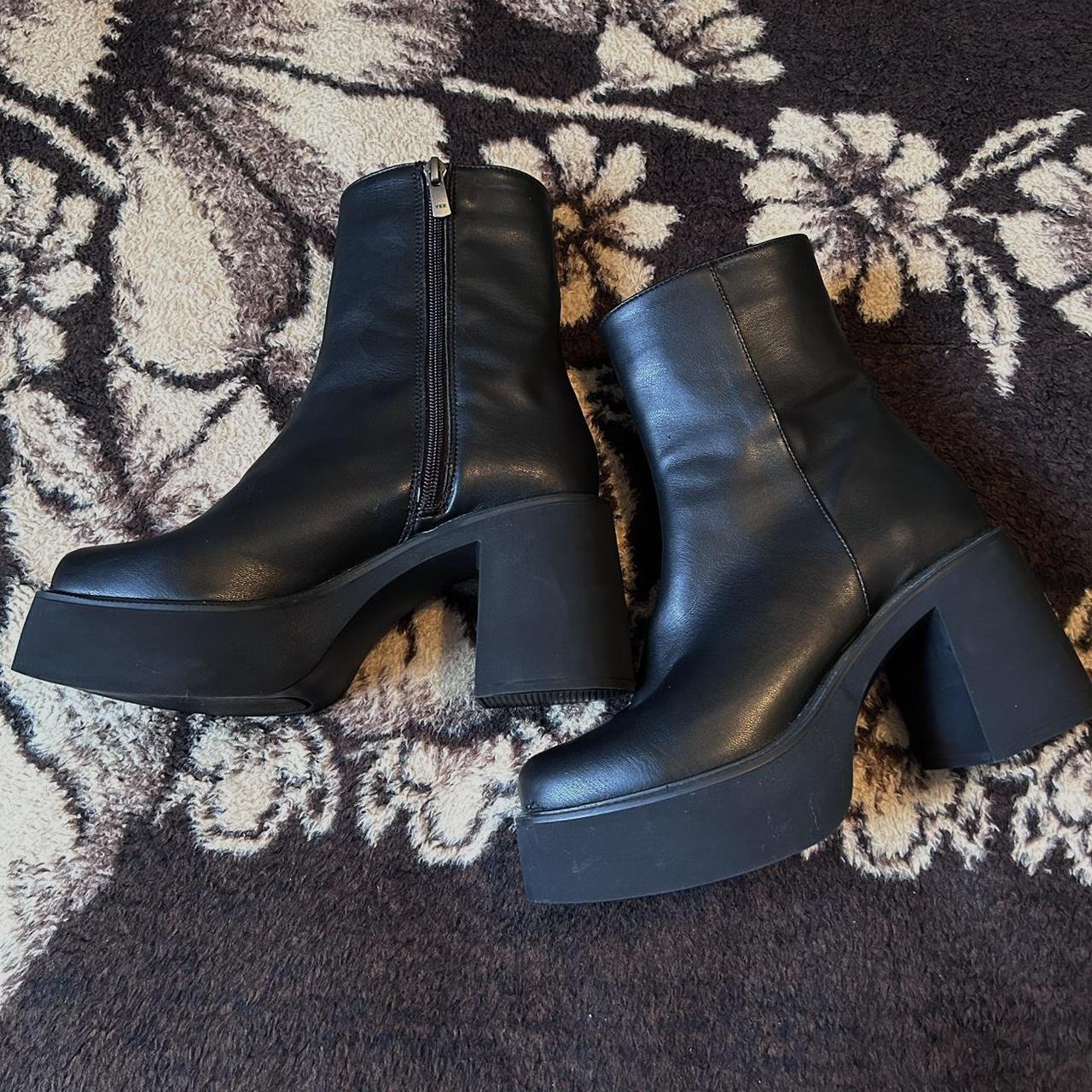 Steve Madden Women's Black Boots | Depop