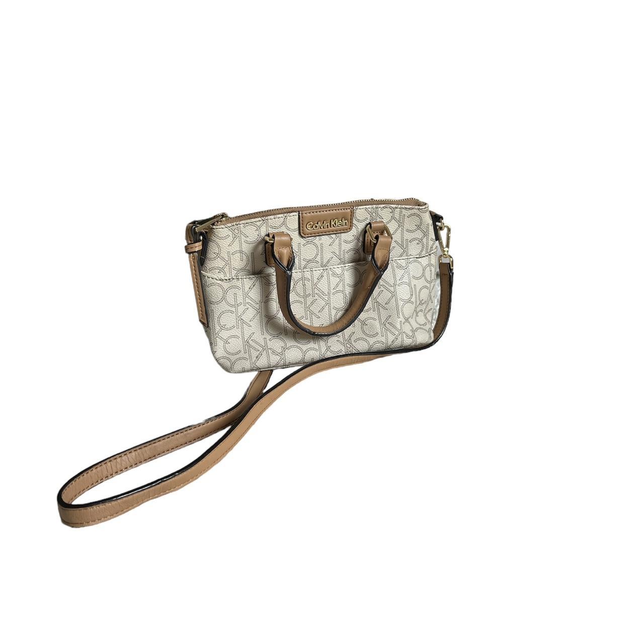 Calvin Klein purse. Can be crossbody or - Depop