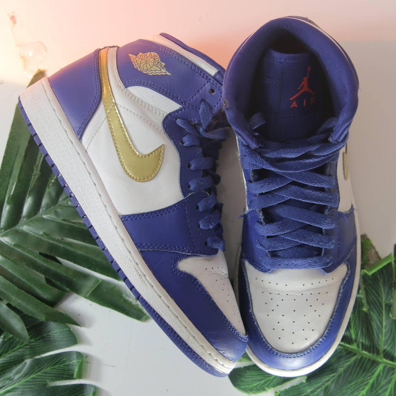 blue and gold jordan 1