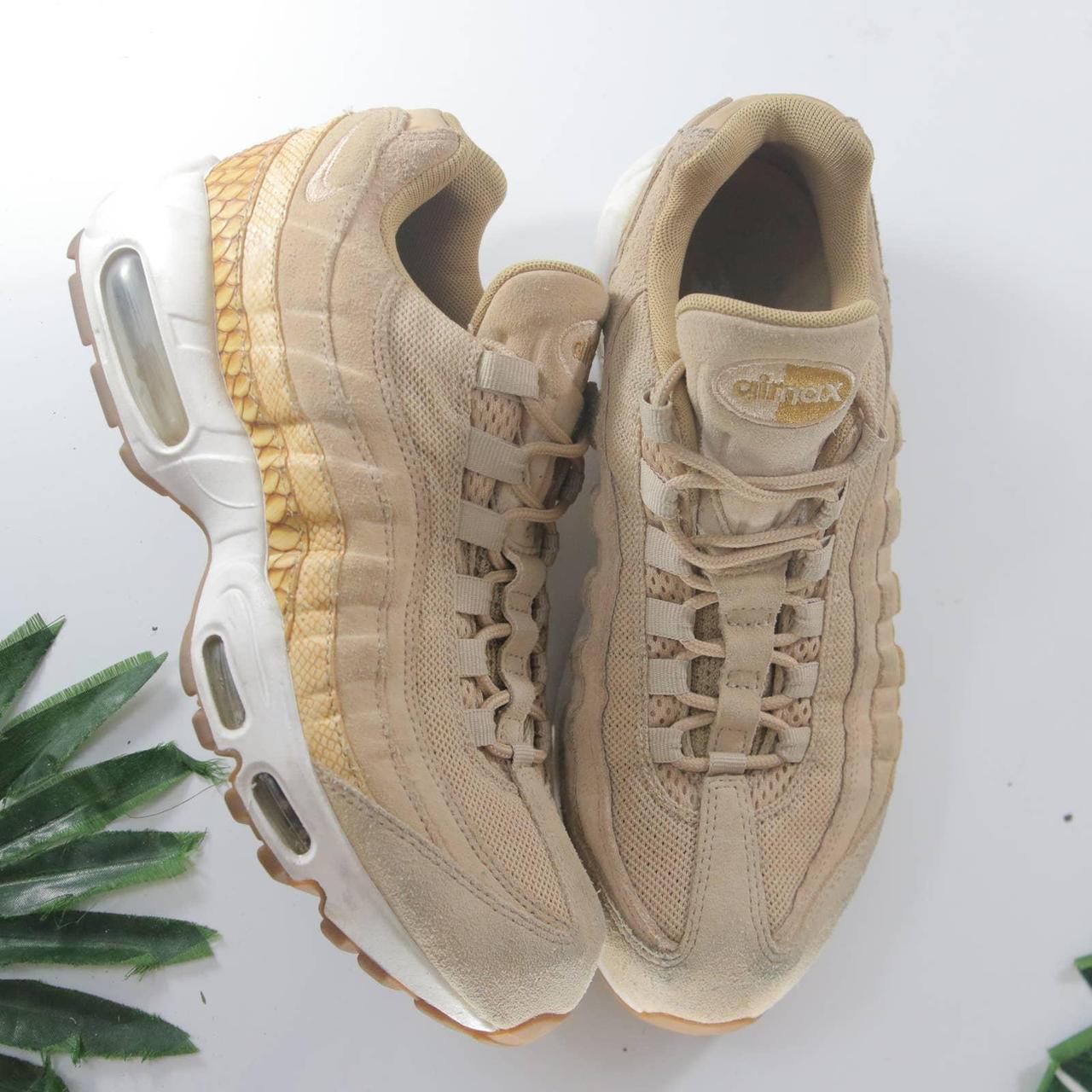 womens yellow air max 95