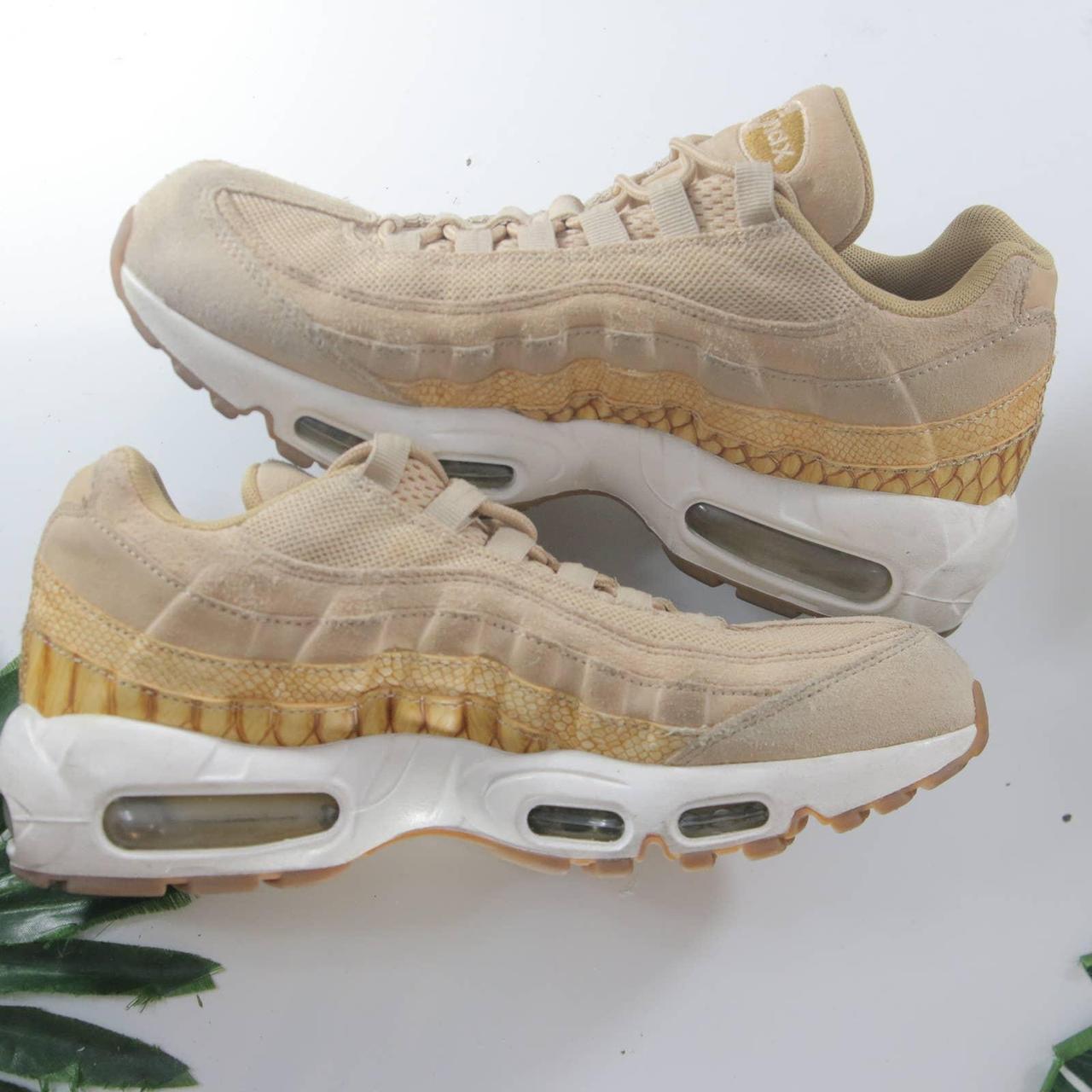 womens yellow air max 95